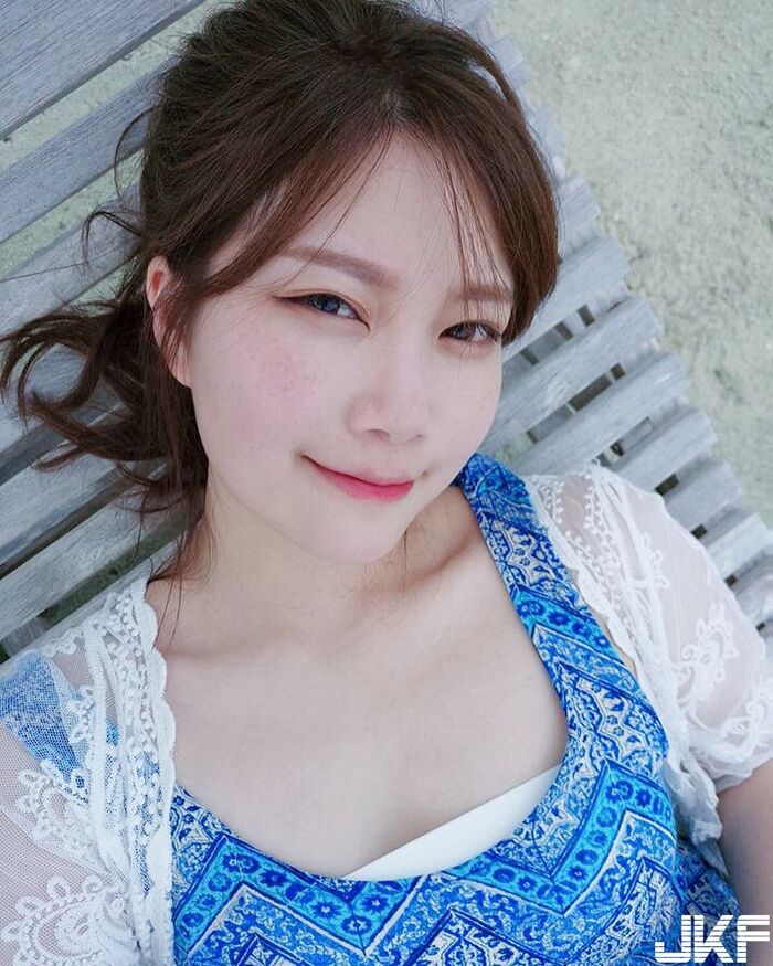 IG正妹 楊雅妤  超白皙正妹讓人無法不看阿 4th image