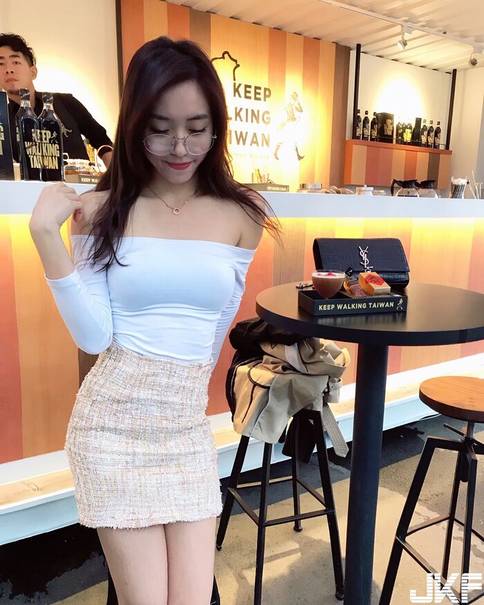 翹臀正妹 Livy 活動遇見這屁股一看就知道練過的 2th image