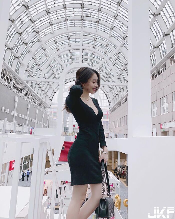 翹臀正妹 Livy 活動遇見這屁股一看就知道練過的 7th image
