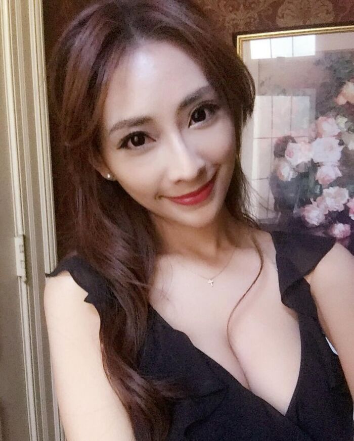 Carina Lee 3th image