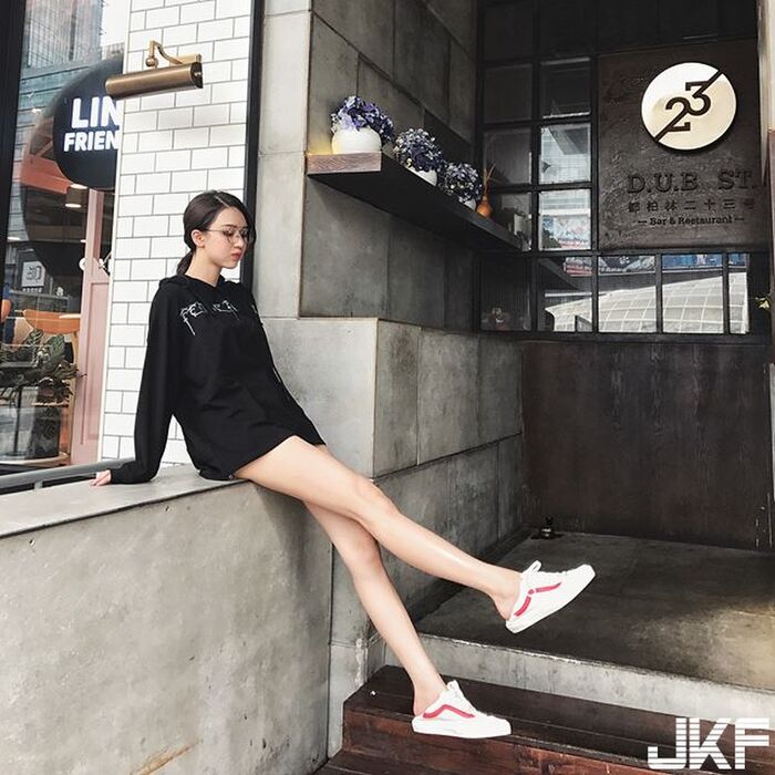 美腿女神 Crystal Lee 路上捕捉美背翹臀正妹 10th image