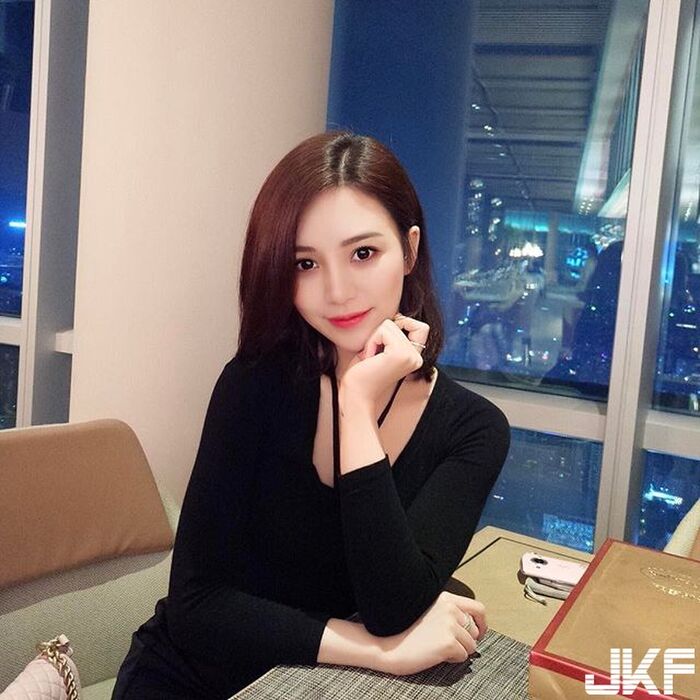 美腿女神 Crystal Lee 路上捕捉美背翹臀正妹 13th image