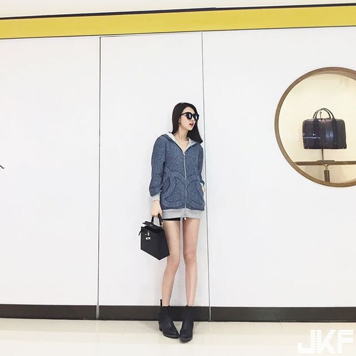 美腿女神 Crystal Lee 路上捕捉美背翹臀正妹 14th image