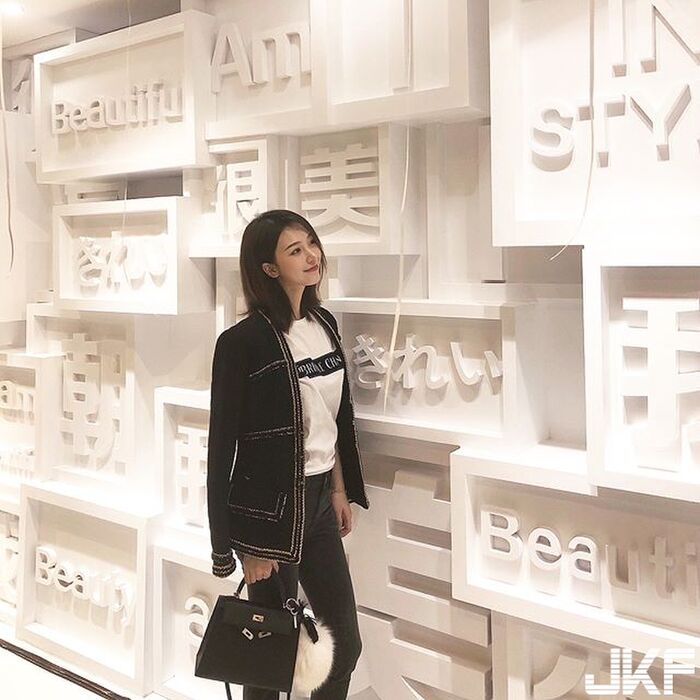美腿女神 Crystal Lee 路上捕捉美背翹臀正妹 5th image