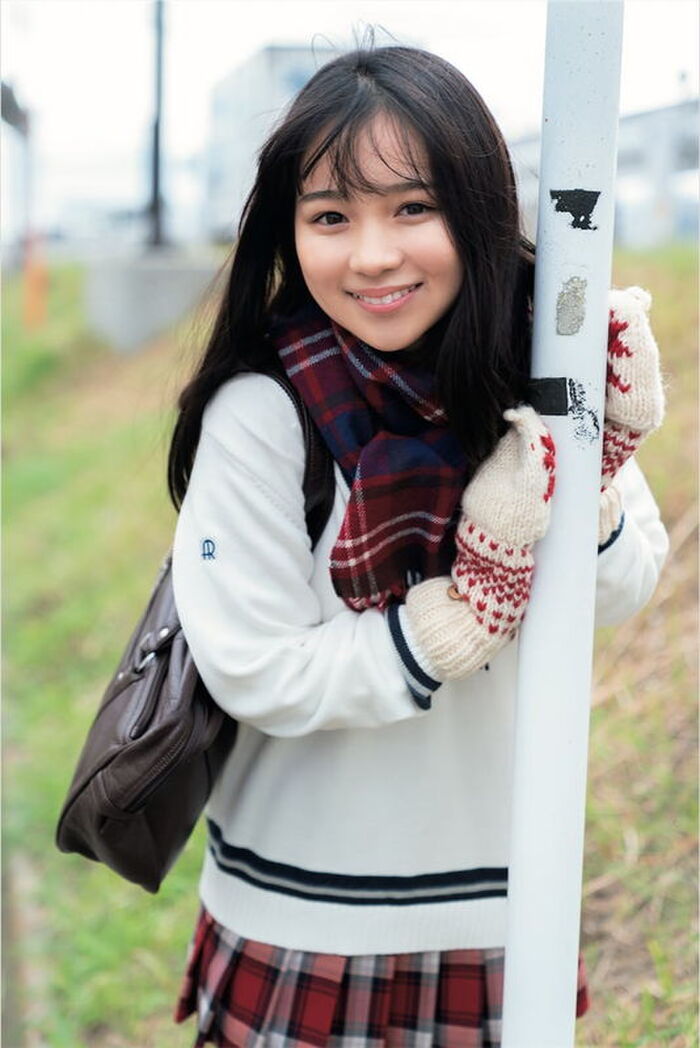 18-year-old 18-year-old Ikemoto, a third-year student at an active high school in Hyogo Prefecture, is generously showing off her toyoman bust nearing high school graduation www 4th image