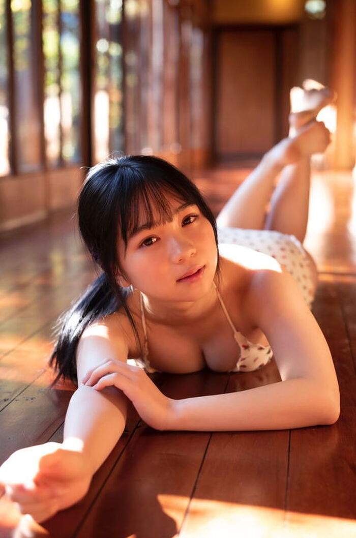 18-year-old 18-year-old Ikemoto, a third-year student at an active high school in Hyogo Prefecture, is generously showing off her toyoman bust nearing high school graduation www 7th image