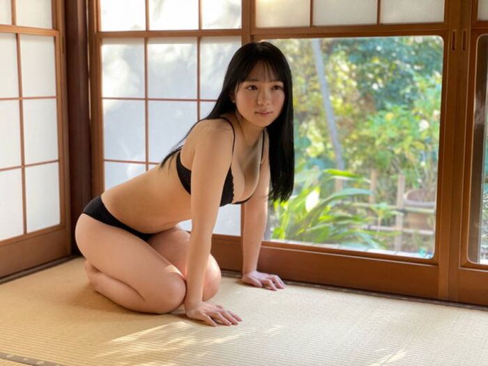 18-year-old 18-year-old Ikemoto, a third-year student at an active high school in Hyogo Prefecture, is generously showing off her toyoman bust nearing high school graduation www 9th image