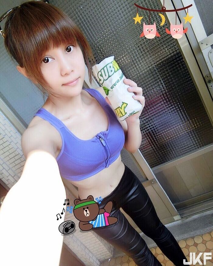 無雙樂團可愛女孩溫盈鈞 ! 黑長直加上動人大眼! 11th image