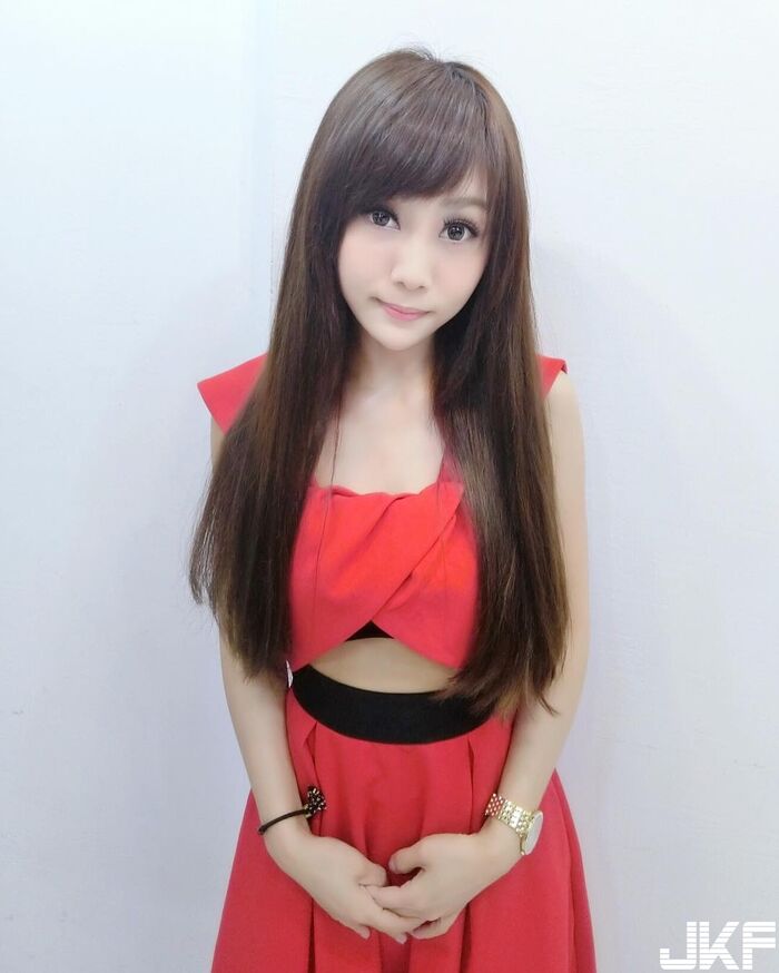 無雙樂團可愛女孩溫盈鈞 ! 黑長直加上動人大眼! 3th image