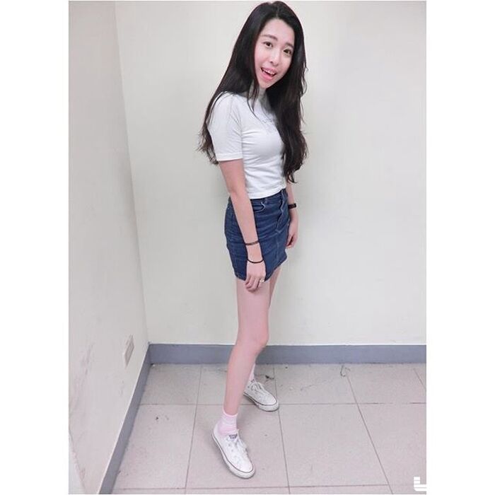 火辣身材讓人崩潰啦！清純學生妹穿上比基尼讓人無法直視阿 13th image