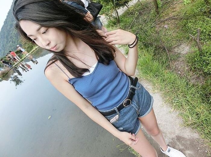 火辣身材讓人崩潰啦！清純學生妹穿上比基尼讓人無法直視阿 5th image