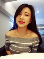 Simona Lin  又是一個全家正妹！低胸爆乳受不了啦！！！