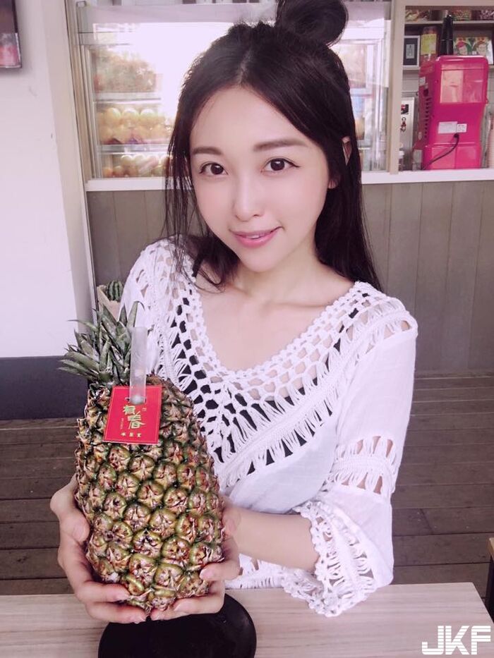 AI CHU TSAI  台中某生煎包超甜美店員！看了口水直流阿！ 3th image