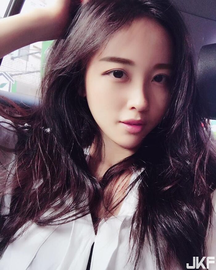 AI CHU TSAI  台中某生煎包超甜美店員！看了口水直流阿！ 5th image