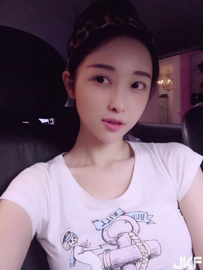 AI CHU TSAI  台中某生煎包超甜美店員！看了口水直流阿！ 7th image
