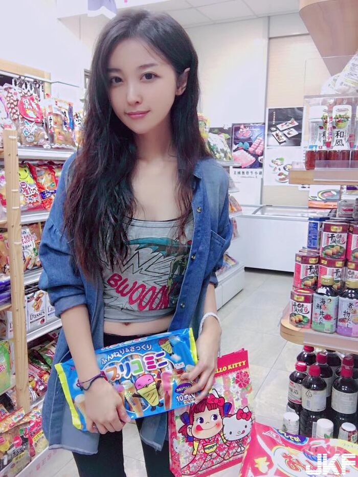 AI CHU TSAI  台中某生煎包超甜美店員！看了口水直流阿！ 9th image