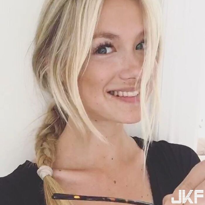 Matilda Andersson  笑起來有光的美女 眼睛像磁鐵一樣好吸引人 9th image