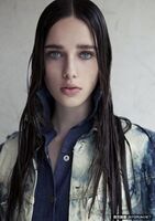 ROBIN VAN ALTEREN Melancholy Indigo Eye 睛 A Beautiful Woman!