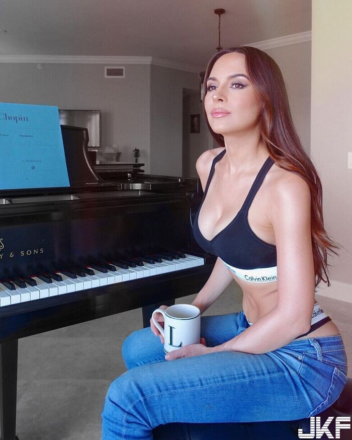 Super Criminal Steel Koto Performer Lola Astanova 裝 Forgetting 彈 ... Reverse heavenly 怎麼 and retaking 8th image