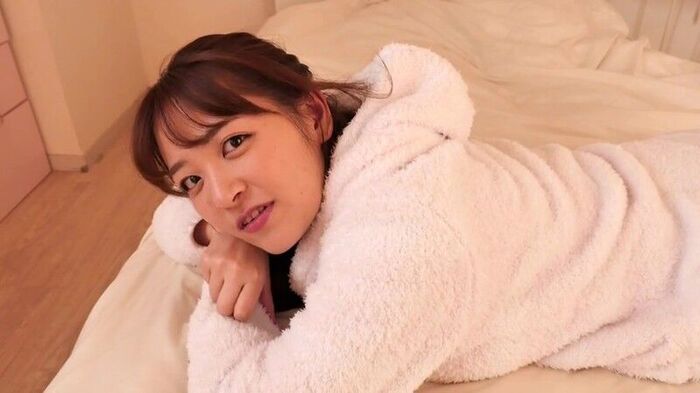 The revived Saki Yanase performs gravure with asa gei! I was promoting in the video that shakes the big tits! 16th image