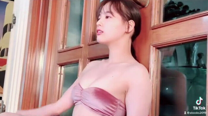 Amazing facial deviation value, Saki Hatano, big ass show off! The unbalanced big ass of the swimsuit gravure image is really amazing! 14th image