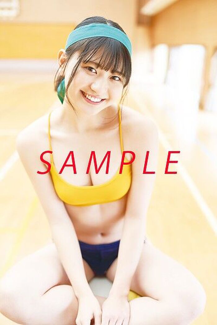 Minami Yamada performs glossy gravure on Friday! Fans are excited about the adult-like bikini swimsuit image! 18th image