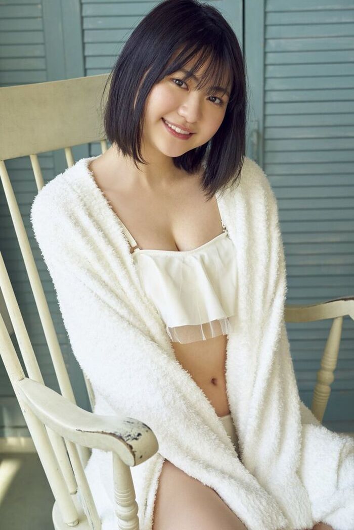 Minami Yamada performs glossy gravure on Friday! Fans are excited about the adult-like bikini swimsuit image! 8th image