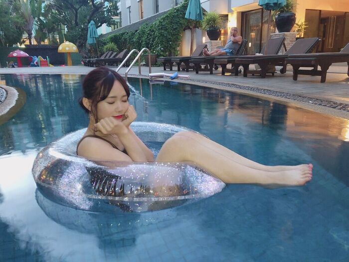 AKB48 Team 8 Hatbe Arina Shocks Bikini Swimsuit! '48G photo collection selection event' pred with style preeminent white bikini appearance image! 11th image